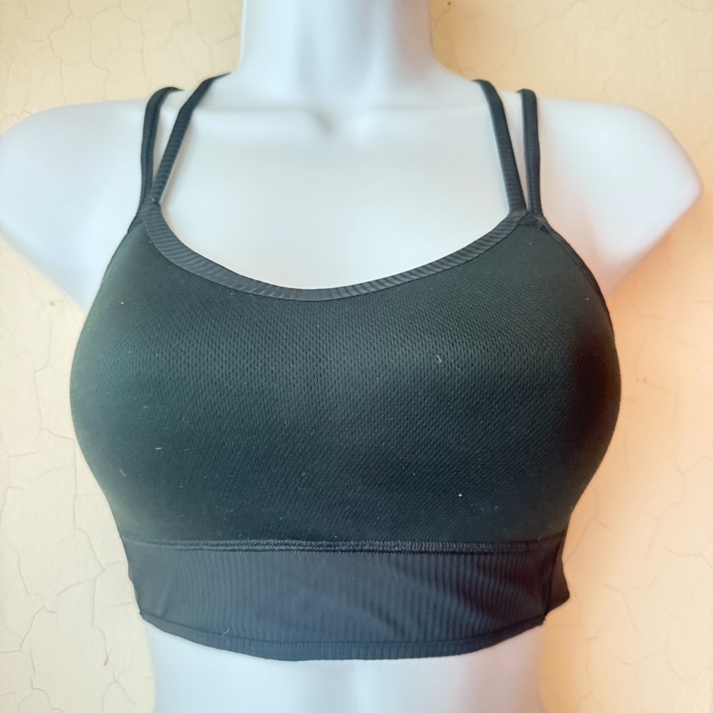 Lululemon Nulu strappy Women's Sports Bra - size 4